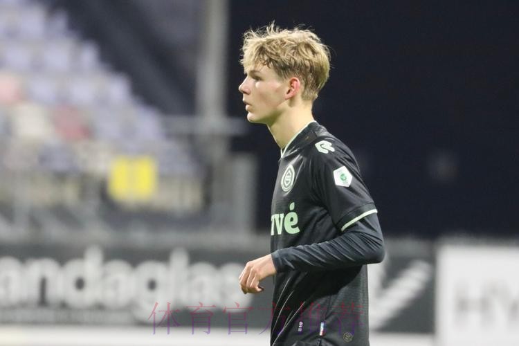 马卡:卢宁不在安帅计划 若球员留队只能当三号门 马卡:卢宁不在安帅计划 若球员留队只能当三号门