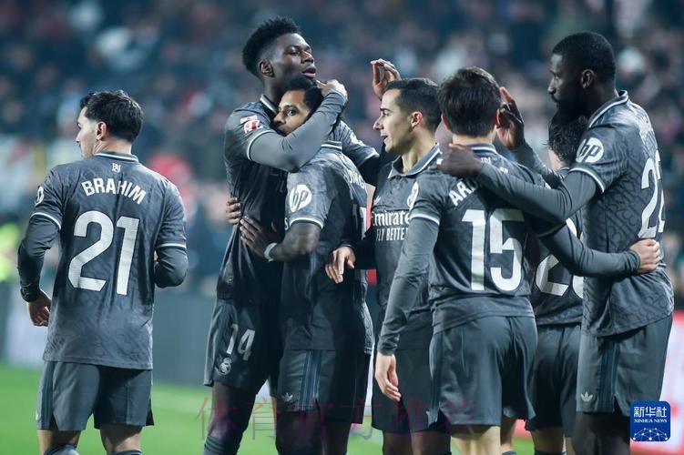 巴列卡诺门将:维尼修斯说要和我碰碰 我会给他拥抱